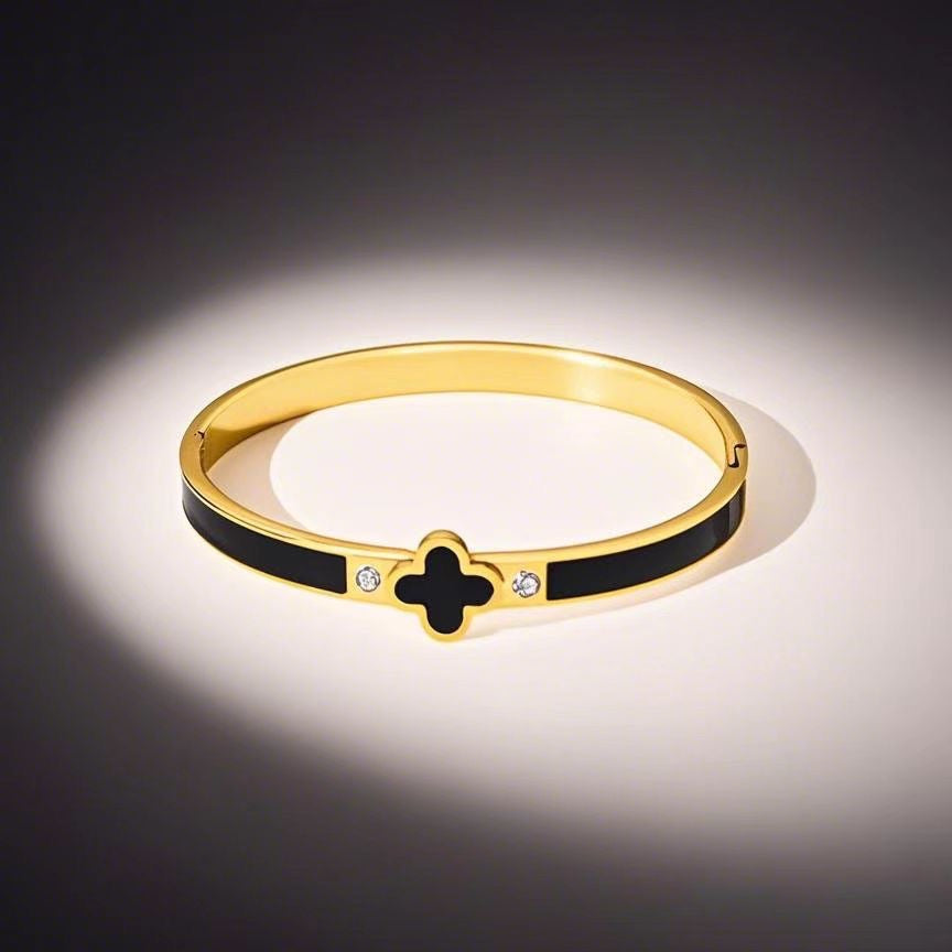 Lucky Flower Bangle - Girlee