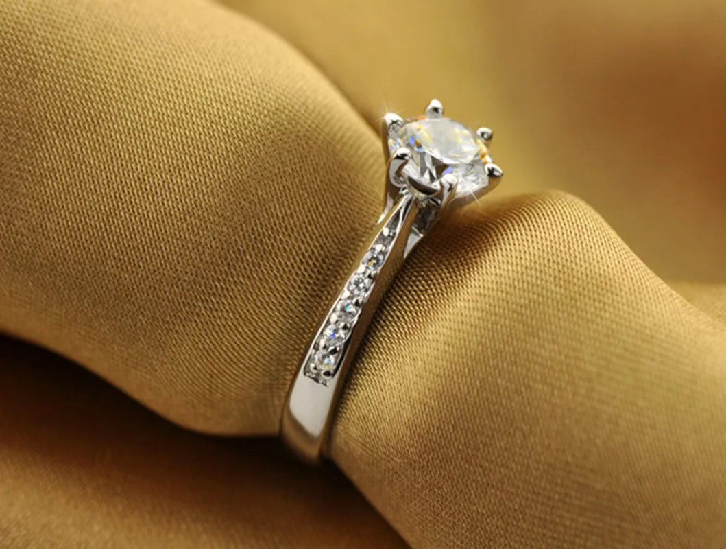 925 Sterling Silver Six-Claw Ring With Tourmaline Stone